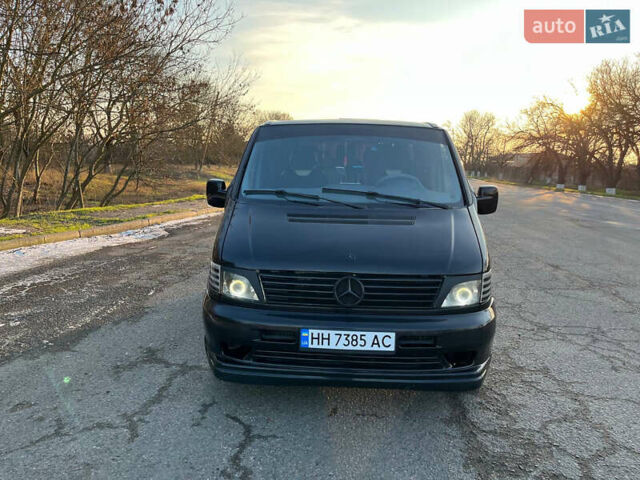 Черный Мерседес Вито, объемом двигателя 2.15 л и пробегом 360 тыс. км за 5700 $, фото 1 на Automoto.ua