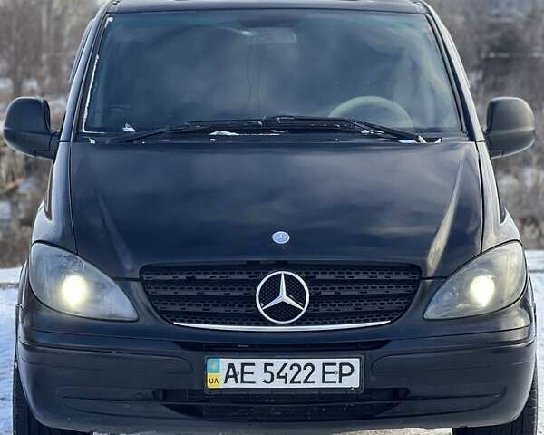 Черный Мерседес Вито, объемом двигателя 2.2 л и пробегом 310 тыс. км за 6100 $, фото 1 на Automoto.ua