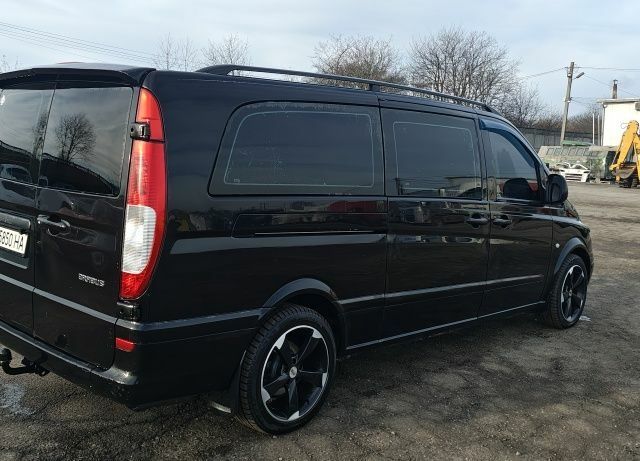 Чорний Мерседес Віто, об'ємом двигуна 2.1 л та пробігом 400 тис. км за 6300 $, фото 1 на Automoto.ua