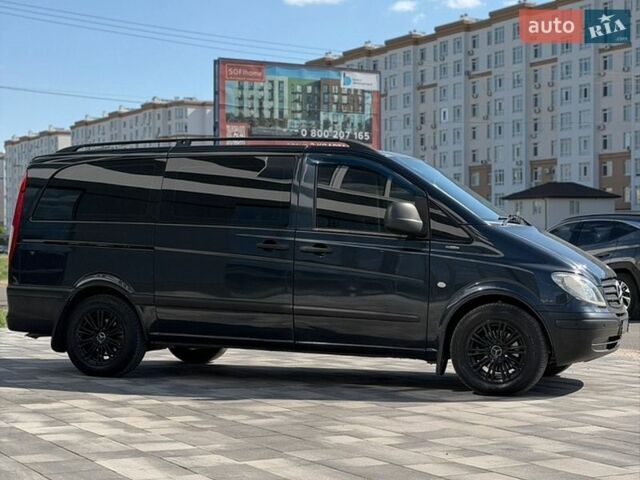 Черный Мерседес Вито, объемом двигателя 2.15 л и пробегом 505 тыс. км за 7600 $, фото 1 на Automoto.ua