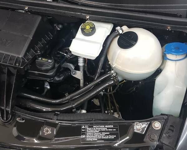 Черный Мерседес Вито, объемом двигателя 2.2 л и пробегом 999 тыс. км за 9500 $, фото 1 на Automoto.ua