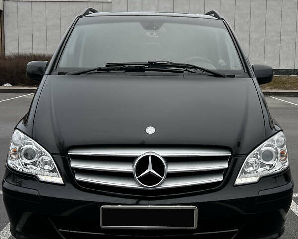 Черный Мерседес Вито, объемом двигателя 2.2 л и пробегом 390 тыс. км за 18000 $, фото 1 на Automoto.ua