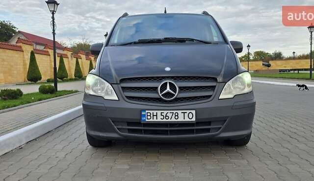 Черный Мерседес Вито, объемом двигателя 2.14 л и пробегом 348 тыс. км за 18000 $, фото 1 на Automoto.ua