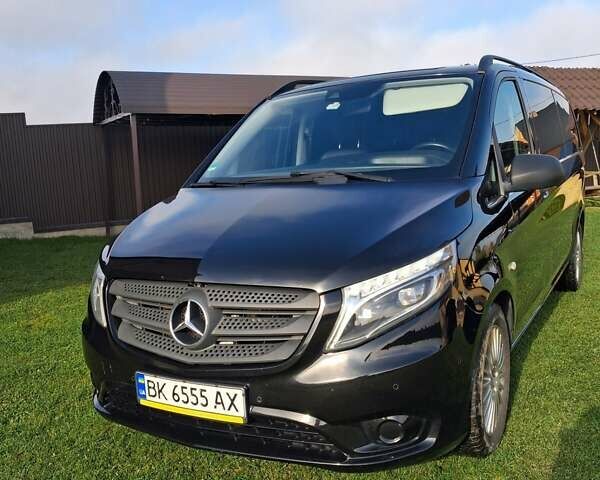 Черный Мерседес Вито, объемом двигателя 2.14 л и пробегом 211 тыс. км за 27000 $, фото 1 на Automoto.ua