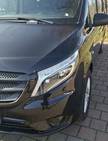 Чорний Мерседес Віто, об'ємом двигуна 2.2 л та пробігом 380 тис. км за 18000 $, фото 1 на Automoto.ua