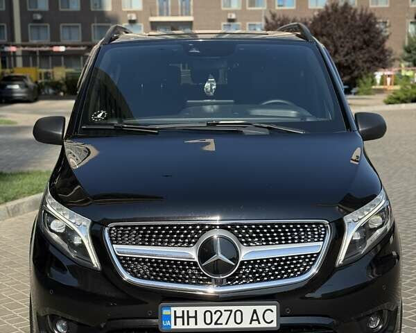 Чорний Мерседес Віто, об'ємом двигуна 2.1 л та пробігом 245 тис. км за 41500 $, фото 1 на Automoto.ua