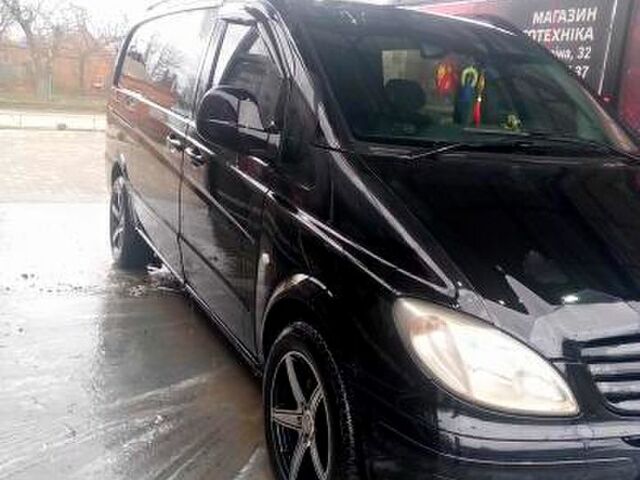 Черный Мерседес Вито, объемом двигателя 2.1 л и пробегом 555 тыс. км за 9800 $, фото 1 на Automoto.ua