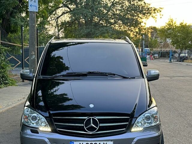 Черный Мерседес Вито, объемом двигателя 2.1 л и пробегом 335 тыс. км за 13500 $, фото 1 на Automoto.ua