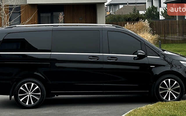 Черный Мерседес Вито, объемом двигателя 2.5 л и пробегом 220 тыс. км за 50800 $, фото 1 на Automoto.ua