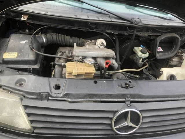 Фіолетовий Мерседес Віто, об'ємом двигуна 2.3 л та пробігом 470 тис. км за 3800 $, фото 1 на Automoto.ua