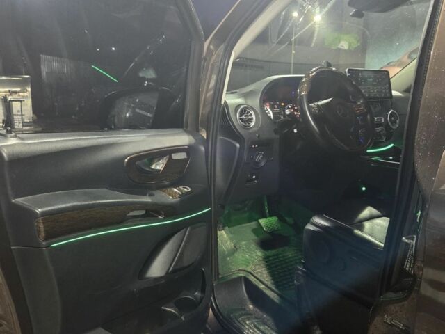 Коричневый Мерседес Вито, объемом двигателя 0 л и пробегом 350 тыс. км за 19990 $, фото 1 на Automoto.ua