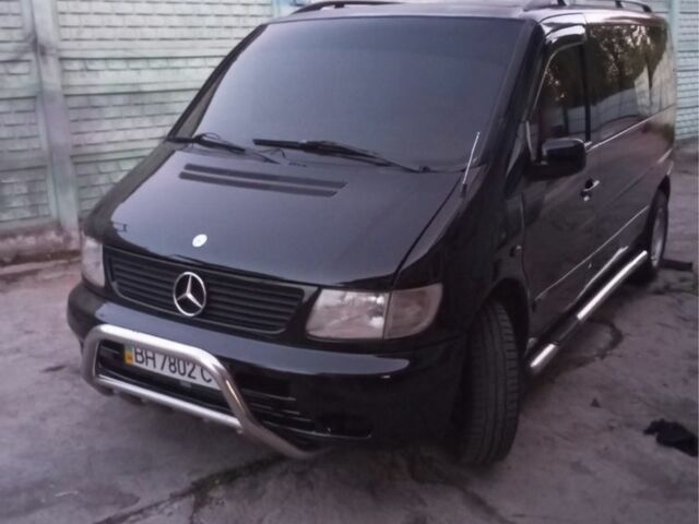 Красный Мерседес Вито, объемом двигателя 2.3 л и пробегом 453 тыс. км за 3900 $, фото 1 на Automoto.ua