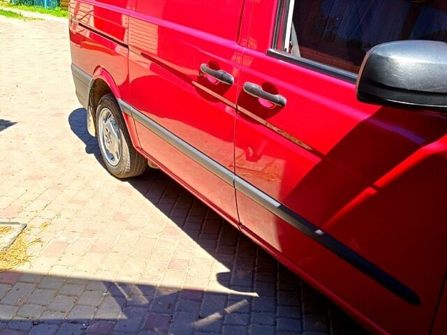 Червоний Мерседес Віто, об'ємом двигуна 2.1 л та пробігом 200 тис. км за 11000 $, фото 1 на Automoto.ua