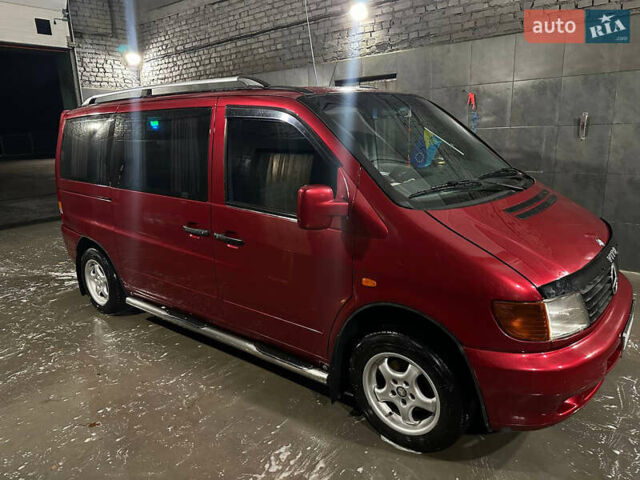 Красный Мерседес Вито, объемом двигателя 2.3 л и пробегом 360 тыс. км за 7700 $, фото 1 на Automoto.ua