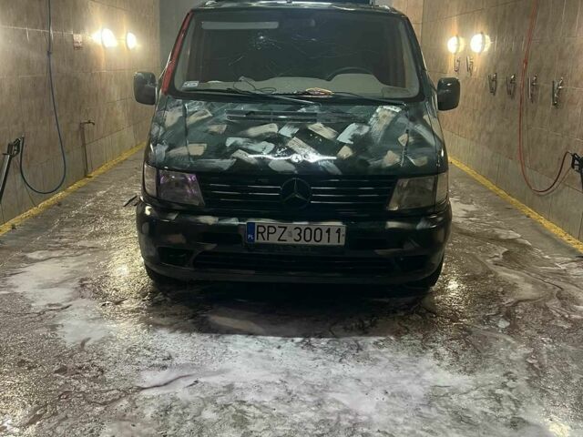 Червоний Мерседес Віто, об'ємом двигуна 2 л та пробігом 500 тис. км за 2000 $, фото 1 на Automoto.ua