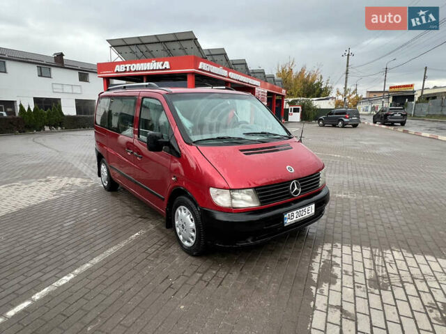 Красный Мерседес Вито, объемом двигателя 2.15 л и пробегом 350 тыс. км за 3950 $, фото 1 на Automoto.ua