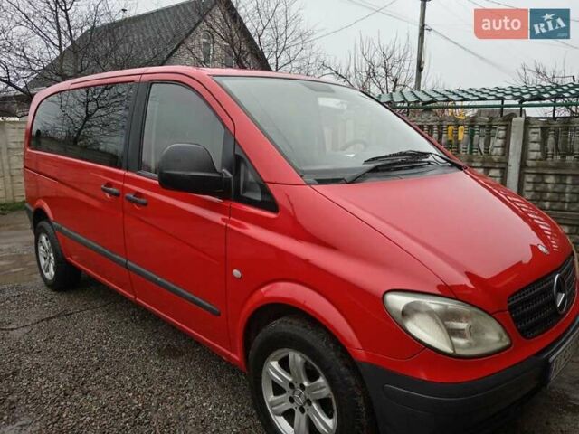 Красный Мерседес Вито, объемом двигателя 2.15 л и пробегом 334 тыс. км за 6200 $, фото 1 на Automoto.ua