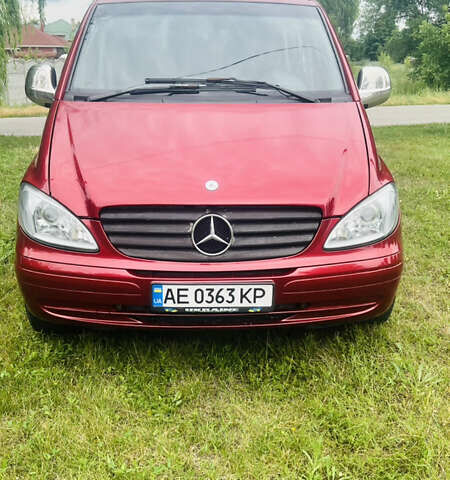 Красный Мерседес Вито, объемом двигателя 2.15 л и пробегом 390 тыс. км за 7000 $, фото 1 на Automoto.ua