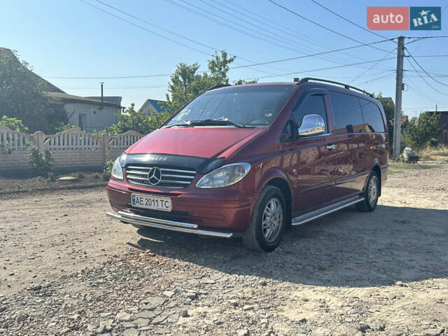 Красный Мерседес Вито, объемом двигателя 2.15 л и пробегом 260 тыс. км за 12999 $, фото 1 на Automoto.ua