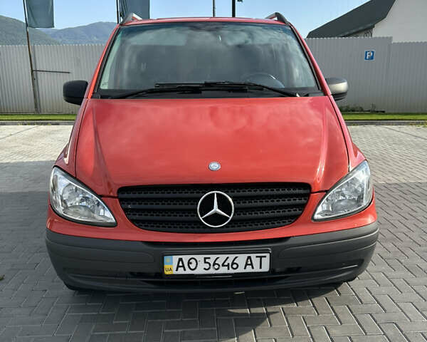 Красный Мерседес Вито, объемом двигателя 2.15 л и пробегом 350 тыс. км за 11500 $, фото 1 на Automoto.ua