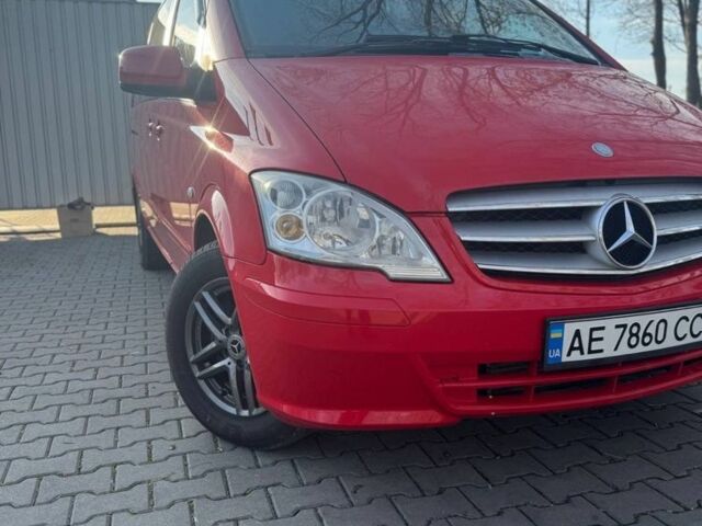 Красный Мерседес Вито, объемом двигателя 2.1 л и пробегом 460 тыс. км за 14999 $, фото 1 на Automoto.ua