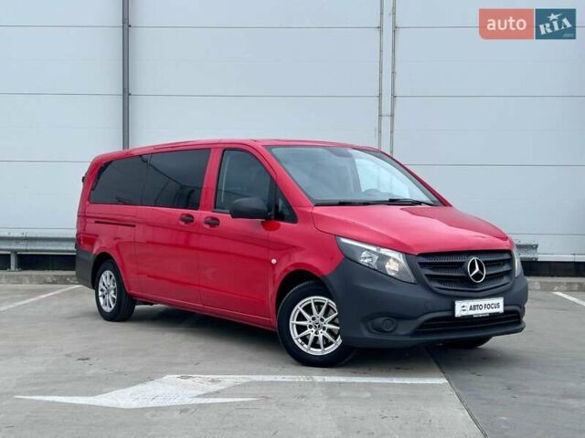Красный Мерседес Вито, объемом двигателя 2.14 л и пробегом 255 тыс. км за 26990 $, фото 1 на Automoto.ua