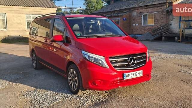 Червоний Мерседес Віто, об'ємом двигуна 2 л та пробігом 150 тис. км за 32500 $, фото 1 на Automoto.ua
