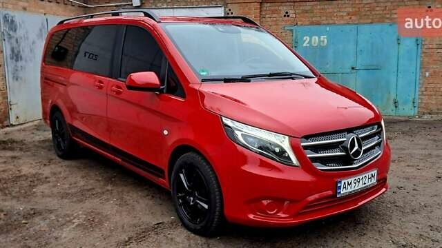 Червоний Мерседес Віто, об'ємом двигуна 2 л та пробігом 140 тис. км за 31500 $, фото 1 на Automoto.ua