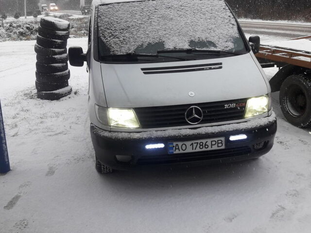 Білий Мерседес Віто пас., об'ємом двигуна 2.2 л та пробігом 520 тис. км за 5900 $, фото 1 на Automoto.ua