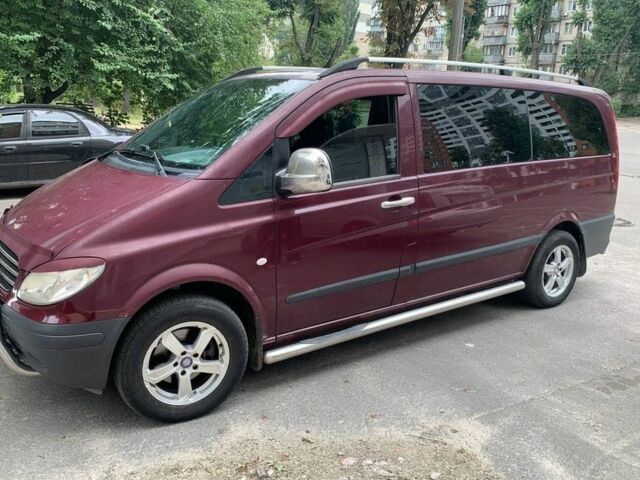 Червоний Мерседес Віто пас., об'ємом двигуна 2.2 л та пробігом 317 тис. км за 11000 $, фото 1 на Automoto.ua