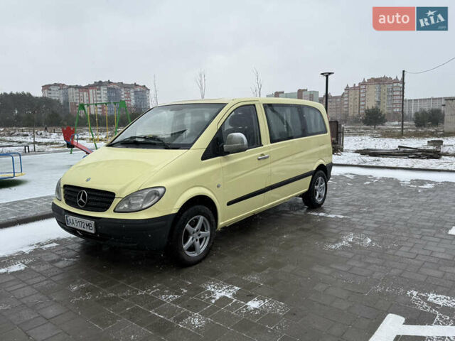 Желтый Мерседес Вито, объемом двигателя 2.2 л и пробегом 285 тыс. км за 4999 $, фото 1 на Automoto.ua