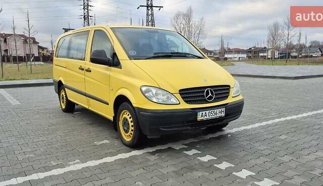 Желтый Мерседес Вито, объемом двигателя 2.2 л и пробегом 265 тыс. км за 7000 $, фото 1 на Automoto.ua