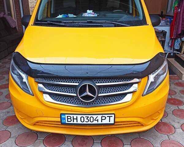 Жовтий Мерседес Віто, об'ємом двигуна 2.14 л та пробігом 340 тис. км за 25800 $, фото 1 на Automoto.ua