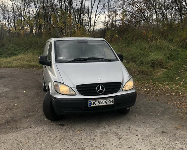 Серый Мерседес Вито, объемом двигателя 2.15 л и пробегом 413 тыс. км за 6500 $, фото 1 на Automoto.ua