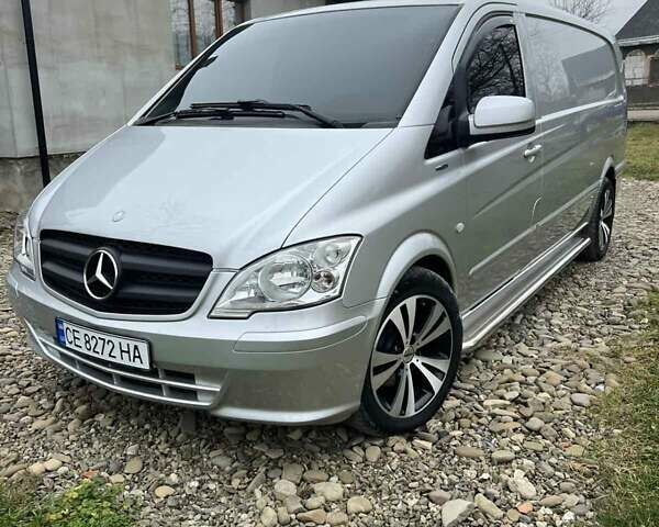 Серый Мерседес Вито, объемом двигателя 2.14 л и пробегом 300 тыс. км за 12800 $, фото 1 на Automoto.ua