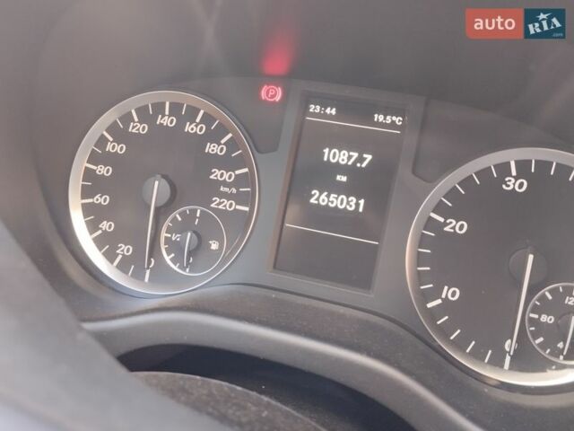 Сірий Мерседес Віто, об'ємом двигуна 2.14 л та пробігом 265 тис. км за 23807 $, фото 1 на Automoto.ua