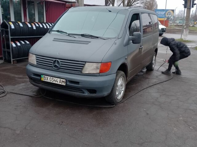 Серый Мерседес Вито, объемом двигателя 2.3 л и пробегом 400 тыс. км за 3440 $, фото 1 на Automoto.ua