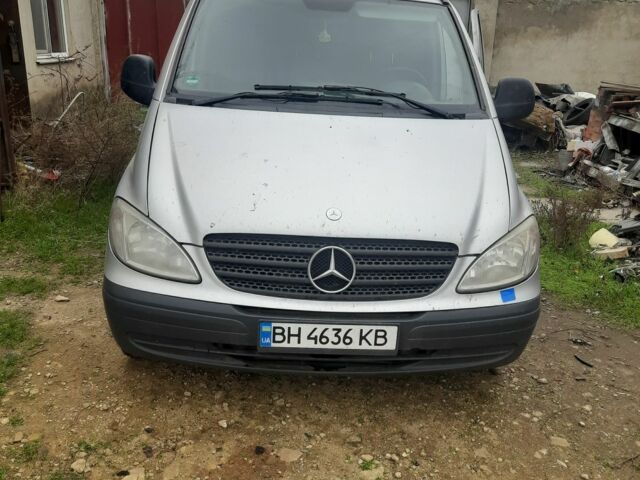 Серый Мерседес Вито, объемом двигателя 2.2 л и пробегом 363 тыс. км за 5300 $, фото 1 на Automoto.ua