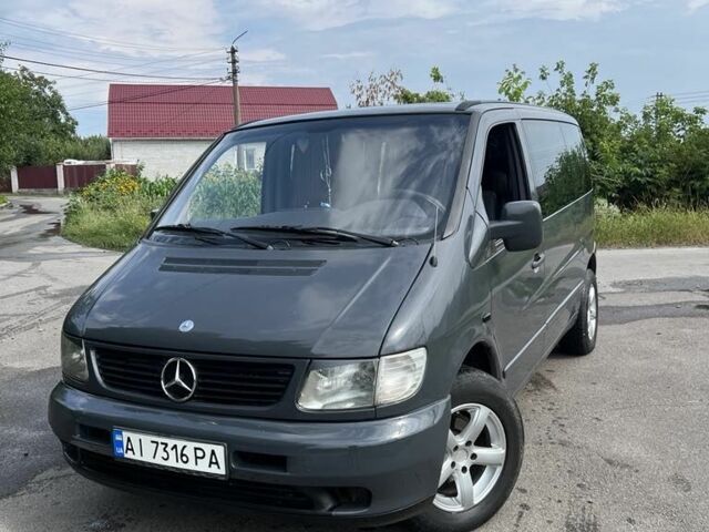Серый Мерседес Вито, объемом двигателя 2.2 л и пробегом 439 тыс. км за 6000 $, фото 1 на Automoto.ua
