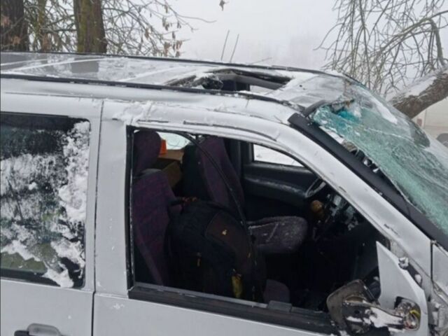 Серый Мерседес Вито, объемом двигателя 2.2 л и пробегом 400 тыс. км за 1000 $, фото 1 на Automoto.ua