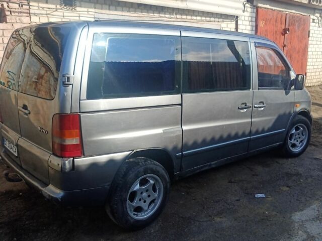 Серый Мерседес Вито, объемом двигателя 2.2 л и пробегом 450 тыс. км за 2700 $, фото 1 на Automoto.ua