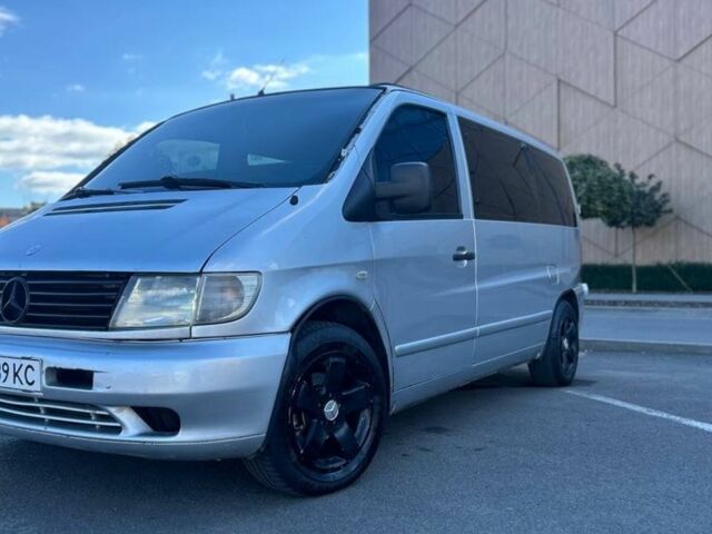 Серый Мерседес Вито, объемом двигателя 2.1 л и пробегом 520 тыс. км за 4800 $, фото 1 на Automoto.ua