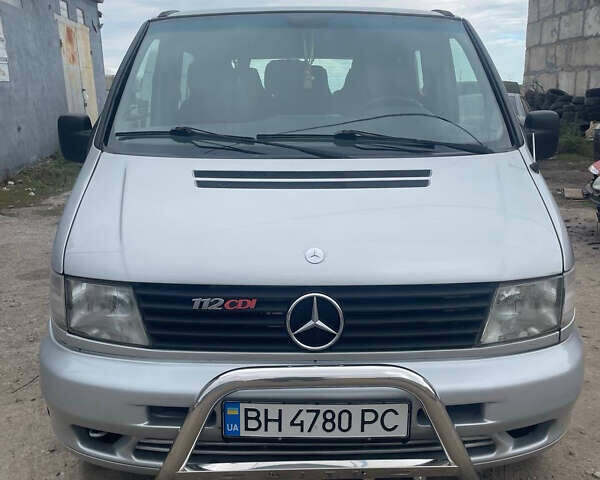 Серый Мерседес Вито, объемом двигателя 2.15 л и пробегом 334 тыс. км за 6500 $, фото 1 на Automoto.ua