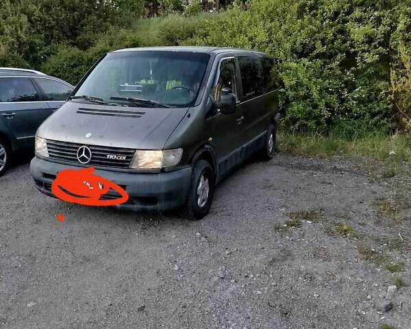 Серый Мерседес Вито, объемом двигателя 2.15 л и пробегом 430 тыс. км за 3950 $, фото 1 на Automoto.ua