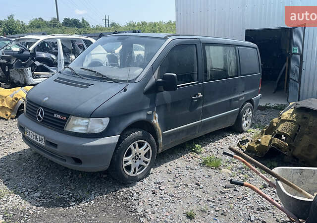 Серый Мерседес Вито, объемом двигателя 2.2 л и пробегом 320 тыс. км за 2700 $, фото 1 на Automoto.ua