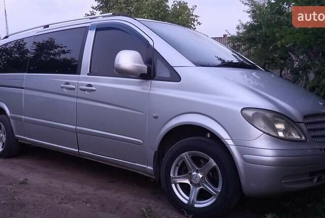 Серый Мерседес Вито, объемом двигателя 2.2 л и пробегом 689 тыс. км за 7600 $, фото 1 на Automoto.ua