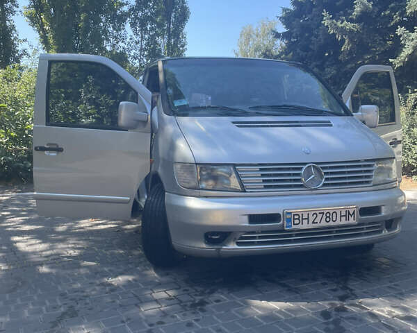 Серый Мерседес Вито, объемом двигателя 2.15 л и пробегом 419 тыс. км за 6200 $, фото 1 на Automoto.ua
