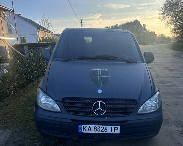 Серый Мерседес Вито, объемом двигателя 2.15 л и пробегом 398 тыс. км за 5800 $, фото 1 на Automoto.ua
