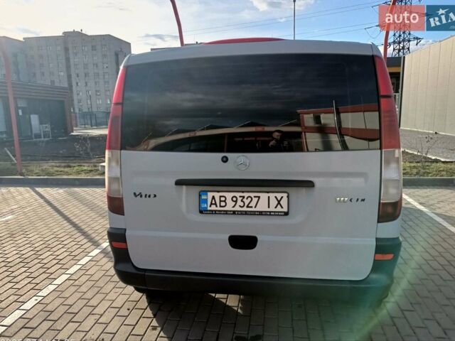 Серый Мерседес Вито, объемом двигателя 2.2 л и пробегом 380 тыс. км за 6900 $, фото 1 на Automoto.ua
