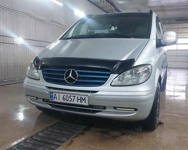 Серый Мерседес Вито, объемом двигателя 2.15 л и пробегом 425 тыс. км за 9000 $, фото 1 на Automoto.ua